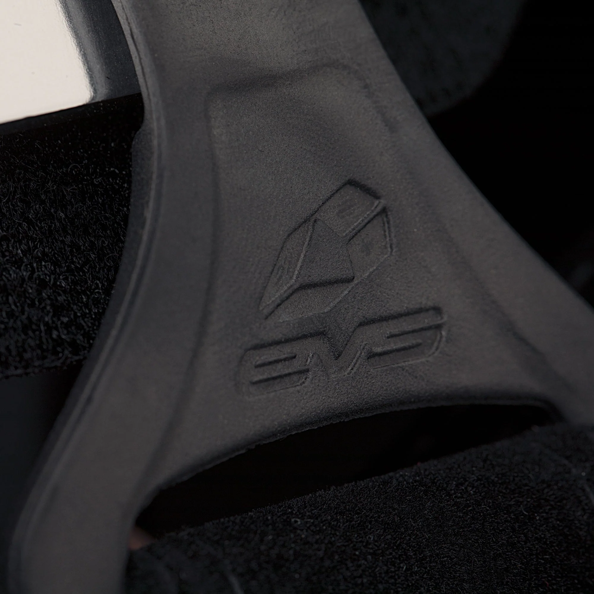 EVS Axis Pro Knee Brace - Image 5
