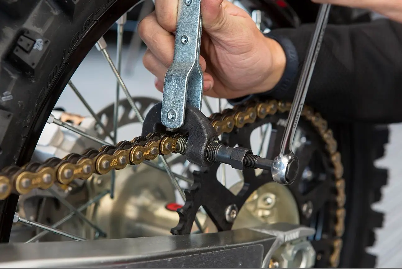Motion Pro Chain Breaker with Folding Handle - Original Motion Pro design - Dirtbike & Motorcycle Chain Break - Image 3