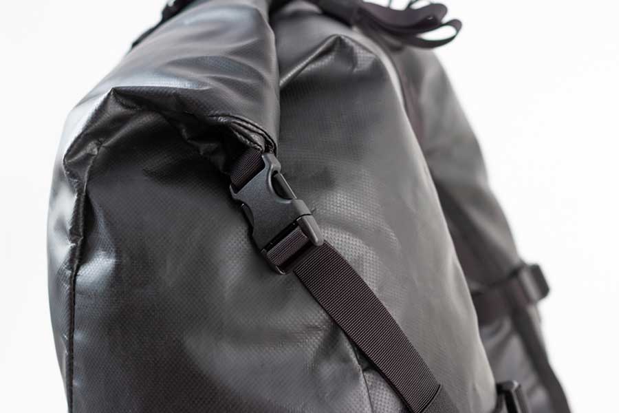 Coyote Saddlebag 39L – Giant Loop Rackless Adventure System (Black) - Image 17