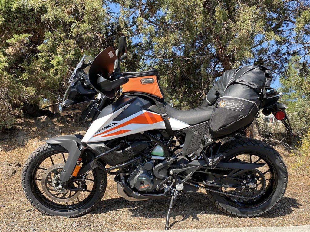 Coyote Saddlebag 39L – Giant Loop Rackless Adventure System (Black) - Image 3