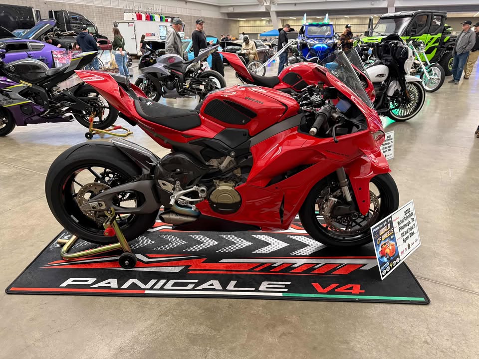 Designed Pit Mat for Ducati Panigale V4 Motorcycle - MM7187 - Image 6
