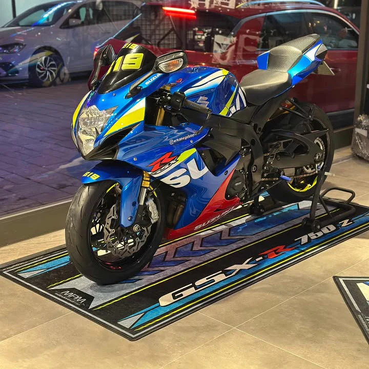 Designed Pit Mat for Suzuki GSX-R750Z Motorcycle - MM7357 - Image 6