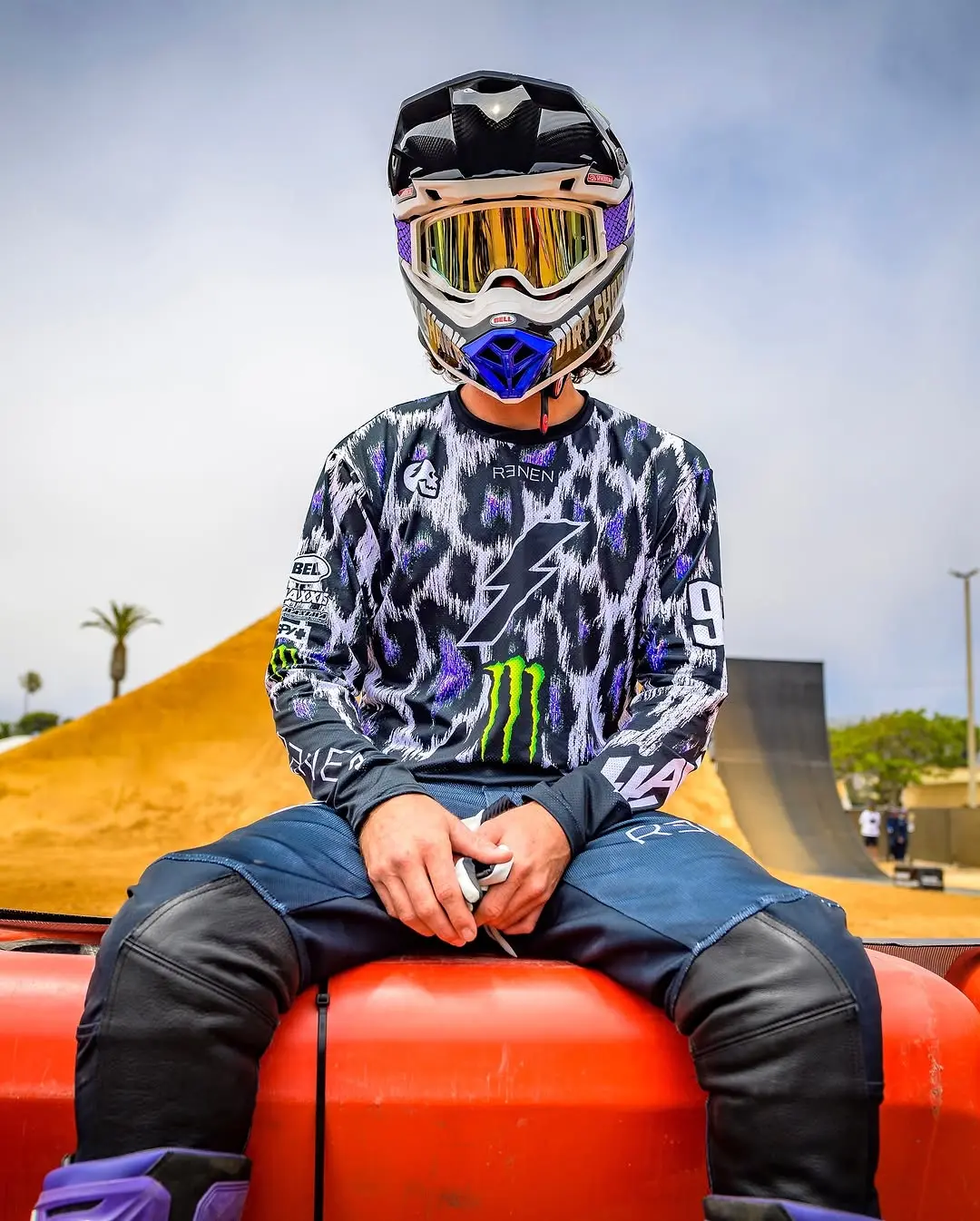 EVS Slayco 96 Ghost Leopard Knee Guard - Limited Edition Axel Hodges Knee Guards - Image 8