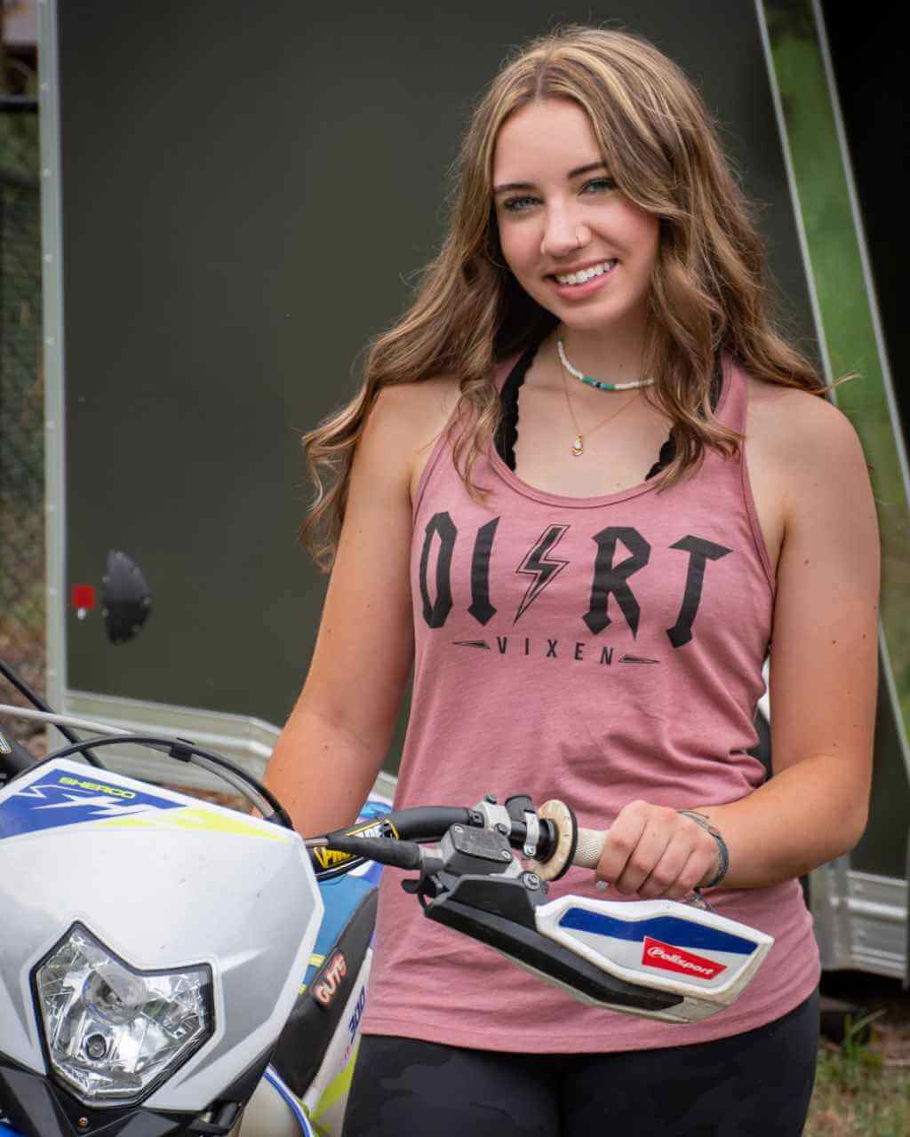 Gimme the Dirt Tank - Image 2
