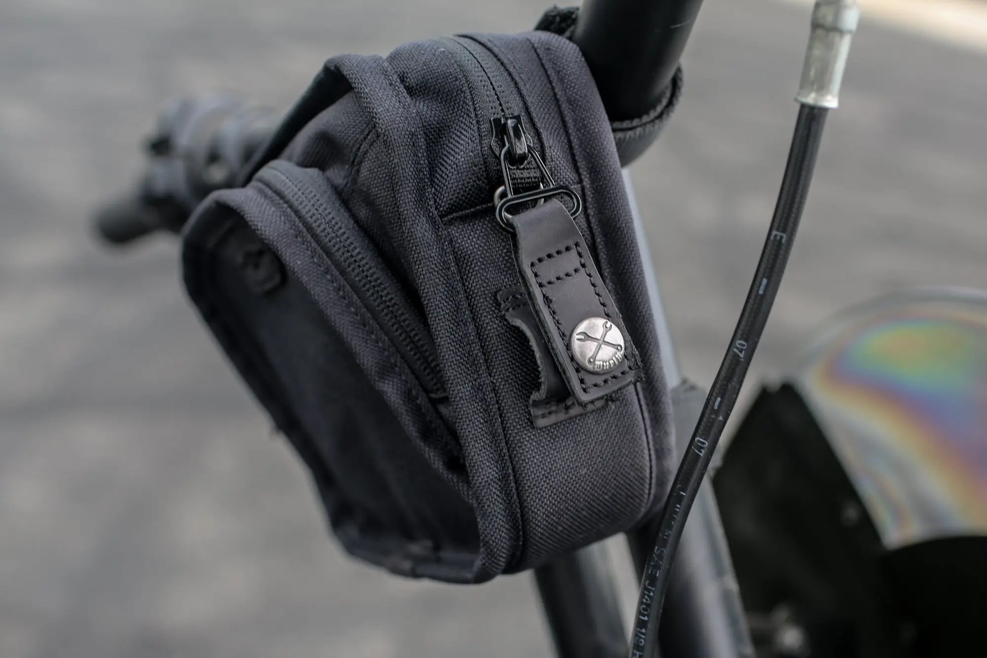 Burley H Bar Bag - Black - Image 6