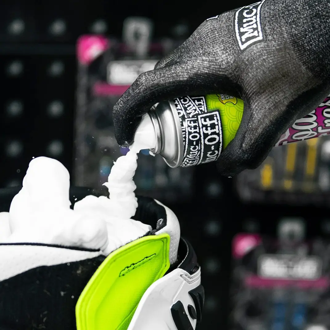 MUC-OFF Helmet Care Kit - Image 4