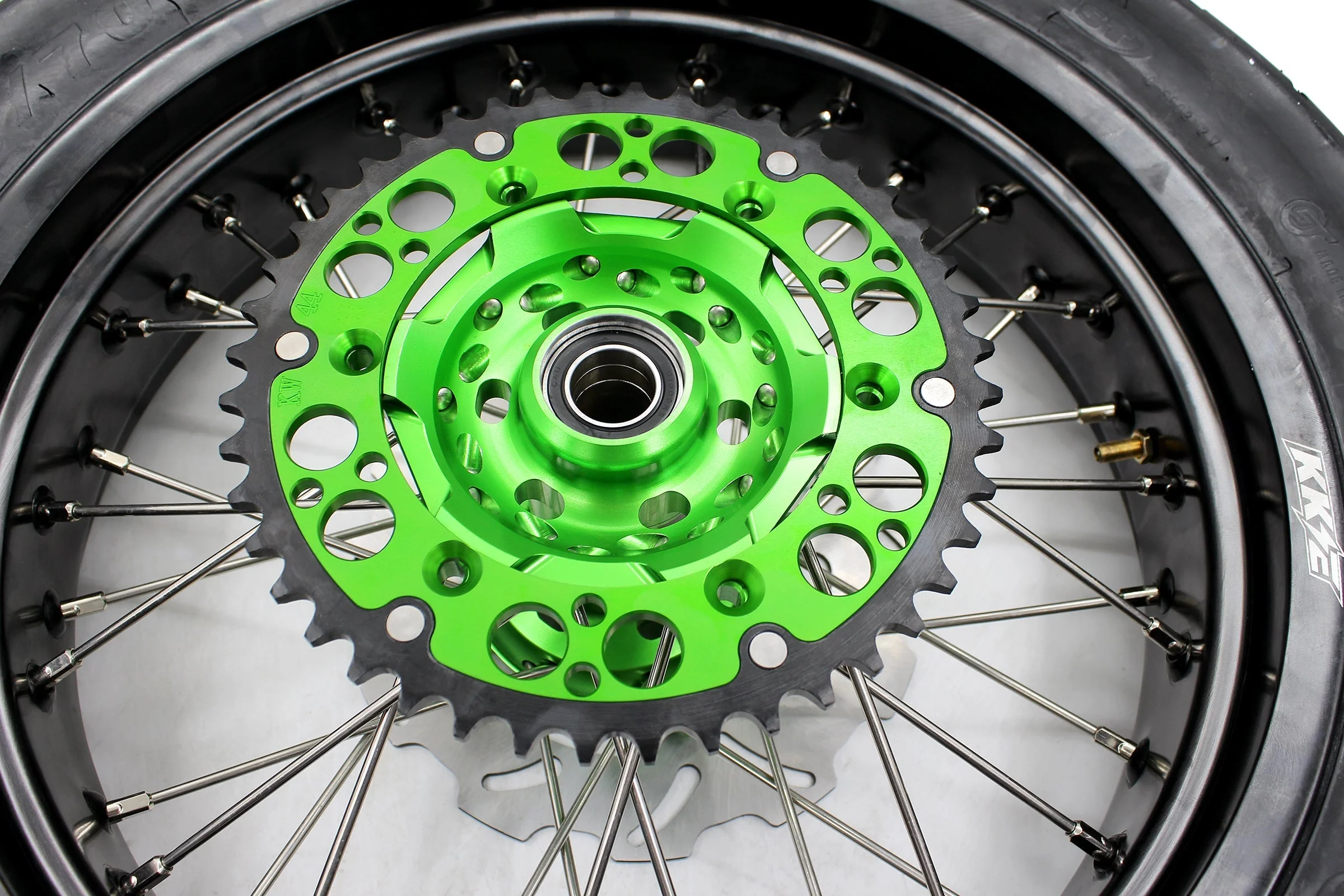 KKE 17inch KX450 KX450X KX250F 2020 KX450F 2019-2021 KX450 2019-2023 For KAWASAKI Supermoto Rims CST Tires Green - Image 9
