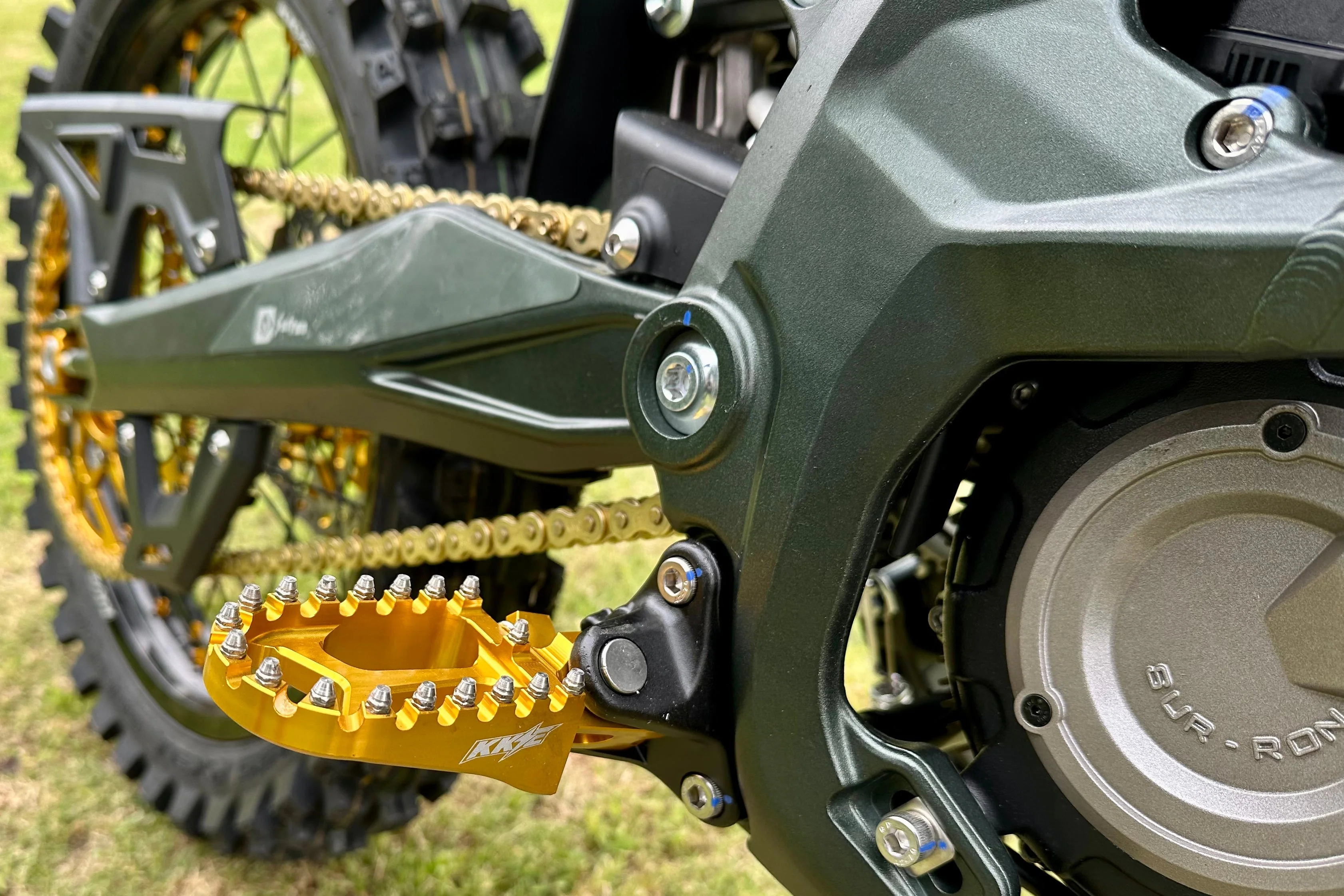 KKE Footpegs Billet Foot Rest For SurRon Ultra Bee 2023-2024 E-Bike (Collective) - Image 19