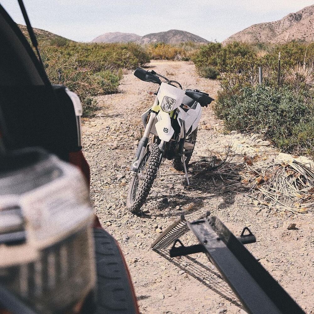 MotoTote m3 Motorcycle Hitch Carrier - Image 10