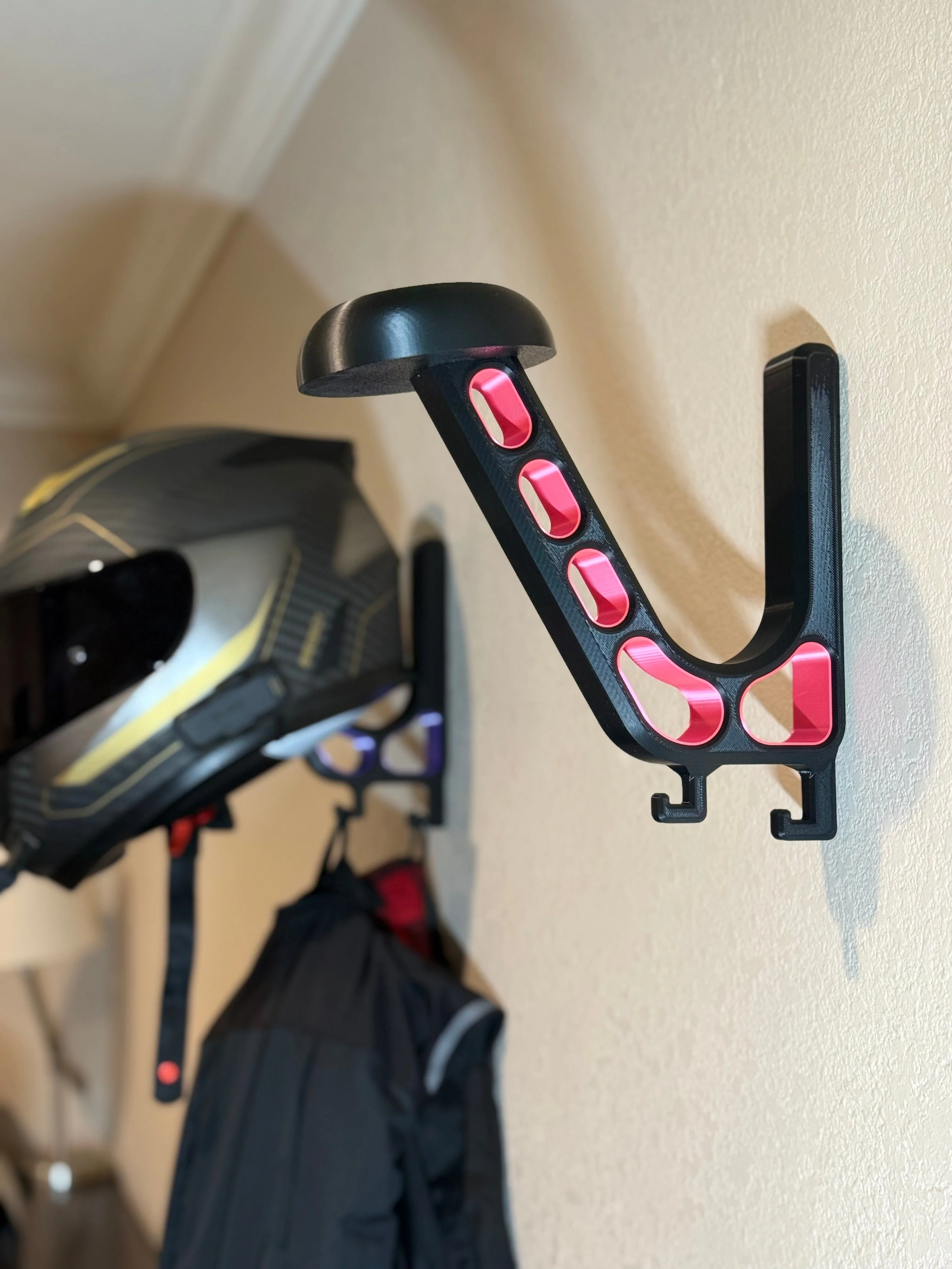 Motorcycle Helmet Wall Mount – Universal Helmet Hook for Any Bike - Image 12