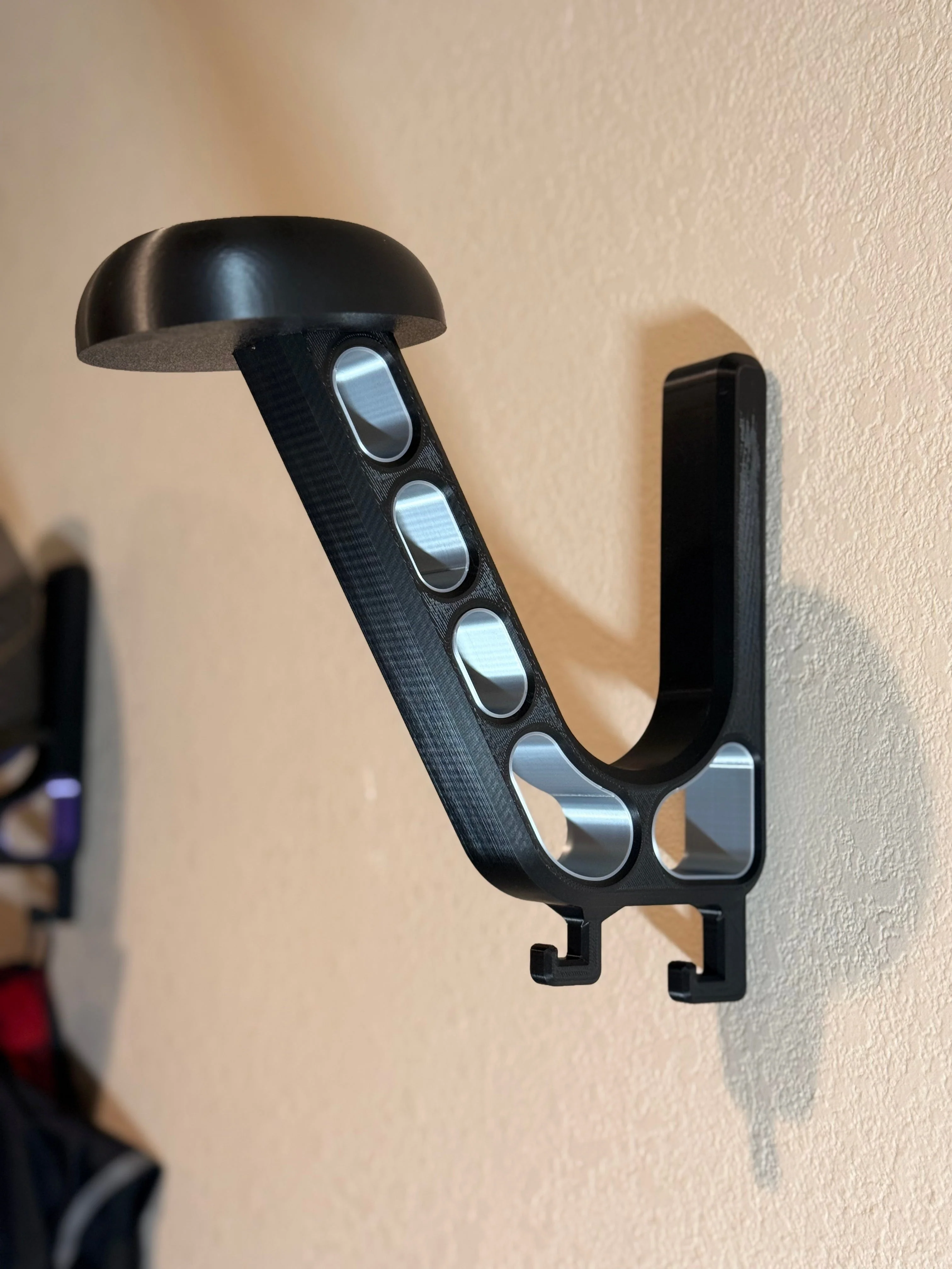 Motorcycle Helmet Wall Mount – Universal Helmet Hook for Any Bike - Image 13