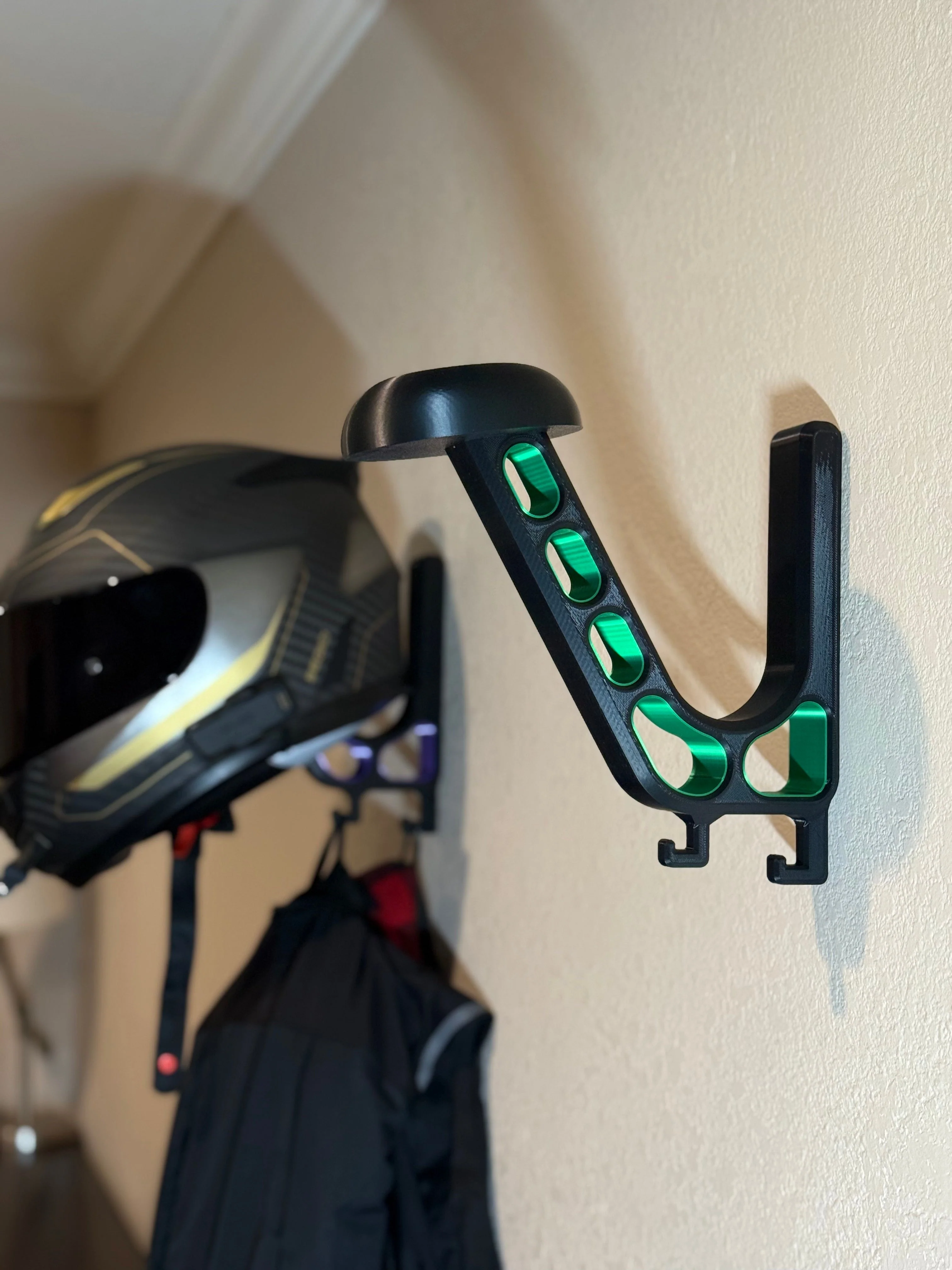 Motorcycle Helmet Wall Mount – Universal Helmet Hook for Any Bike - Image 14