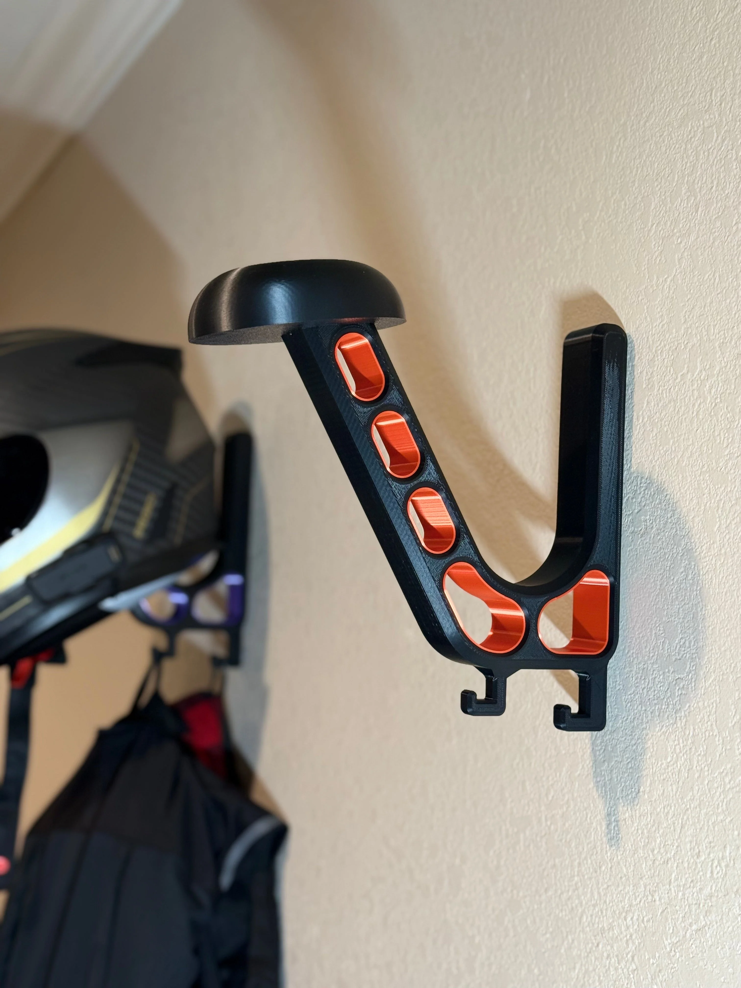 Motorcycle Helmet Wall Mount – Universal Helmet Hook for Any Bike - Image 15
