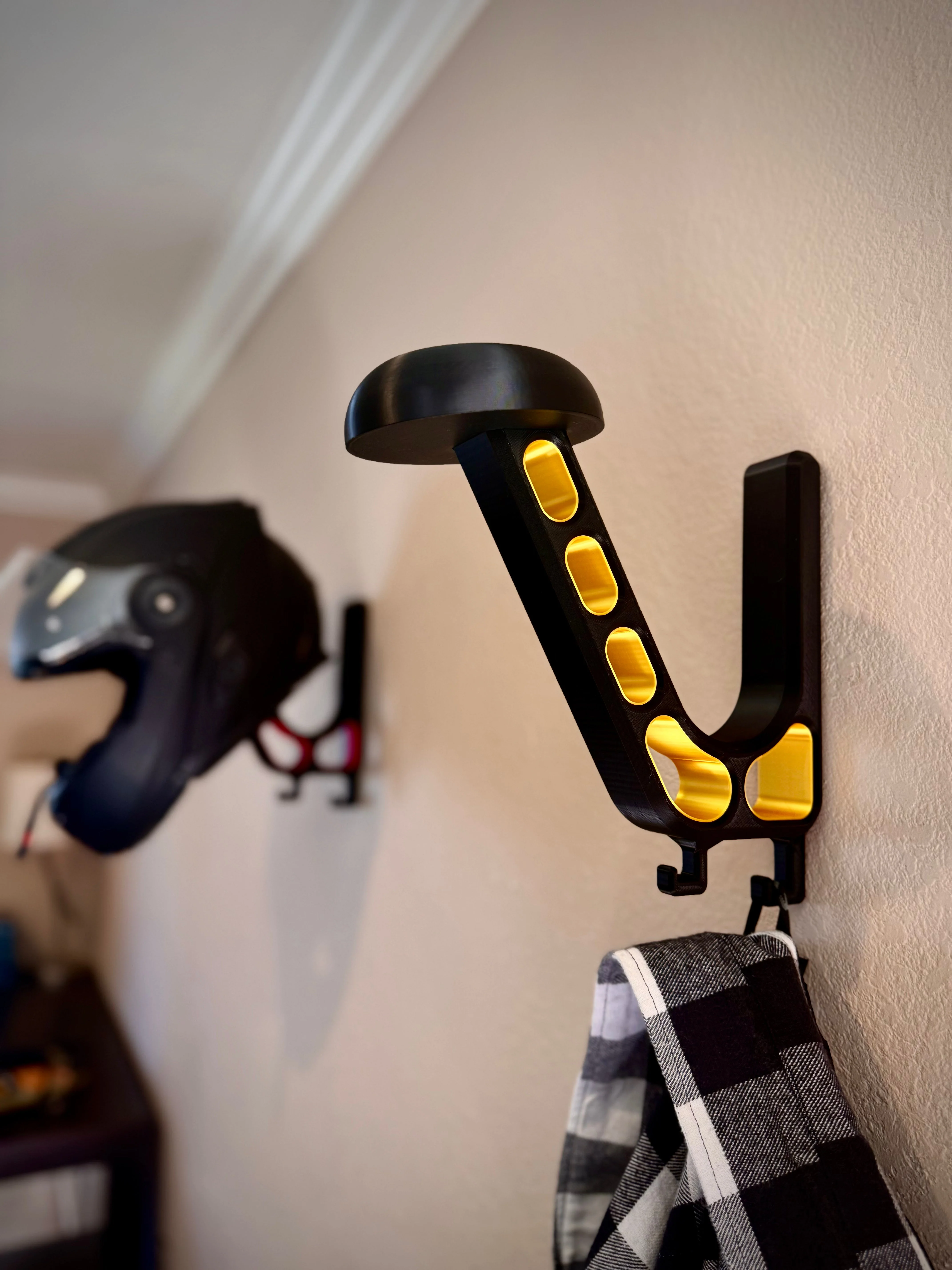 Motorcycle Helmet Wall Mount – Universal Helmet Hook for Any Bike - Image 19