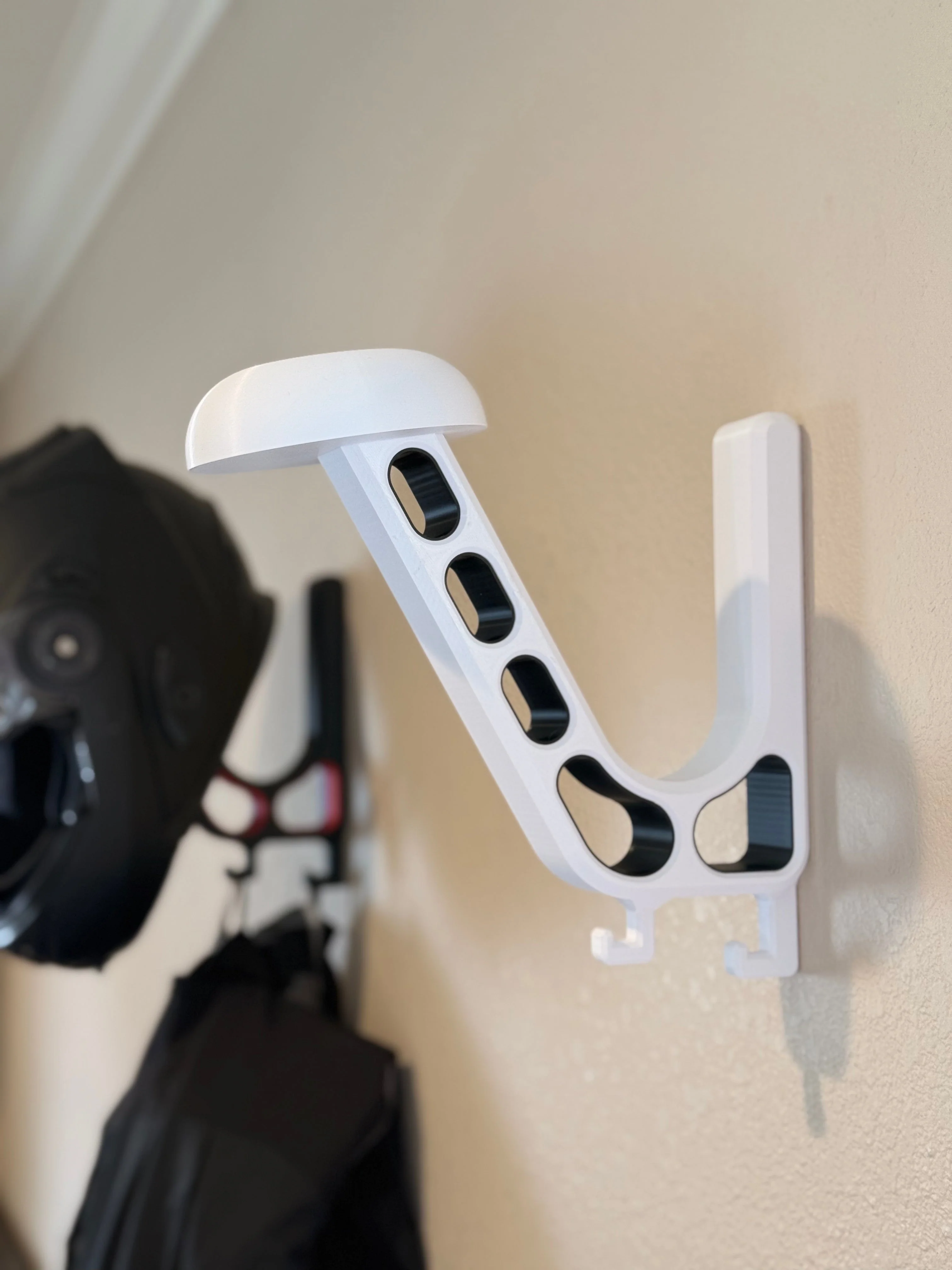 Motorcycle Helmet Wall Mount – Universal Helmet Hook for Any Bike - Image 22