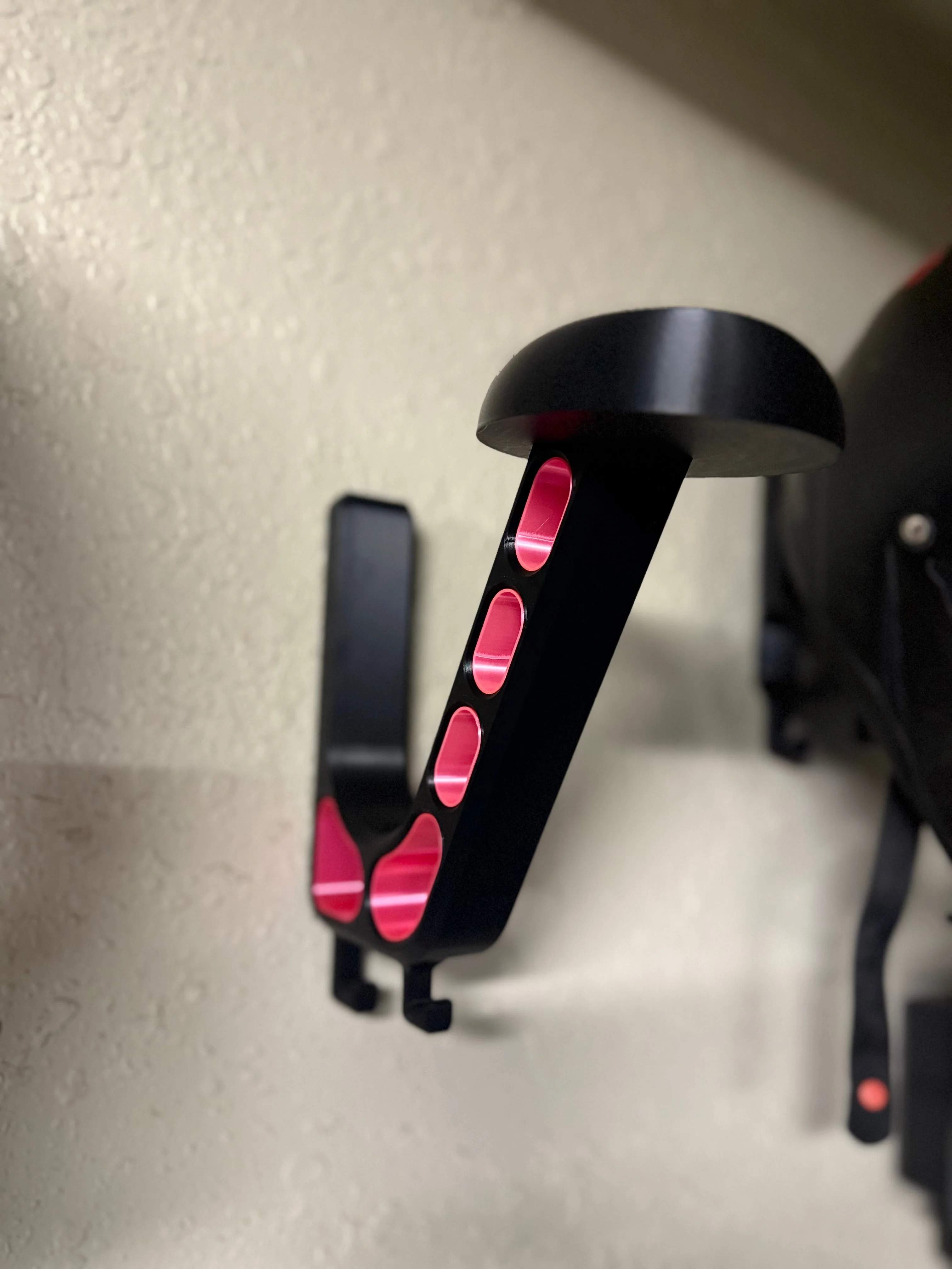 Motorcycle Helmet Wall Mount – Universal Helmet Hook for Any Bike - Image 24