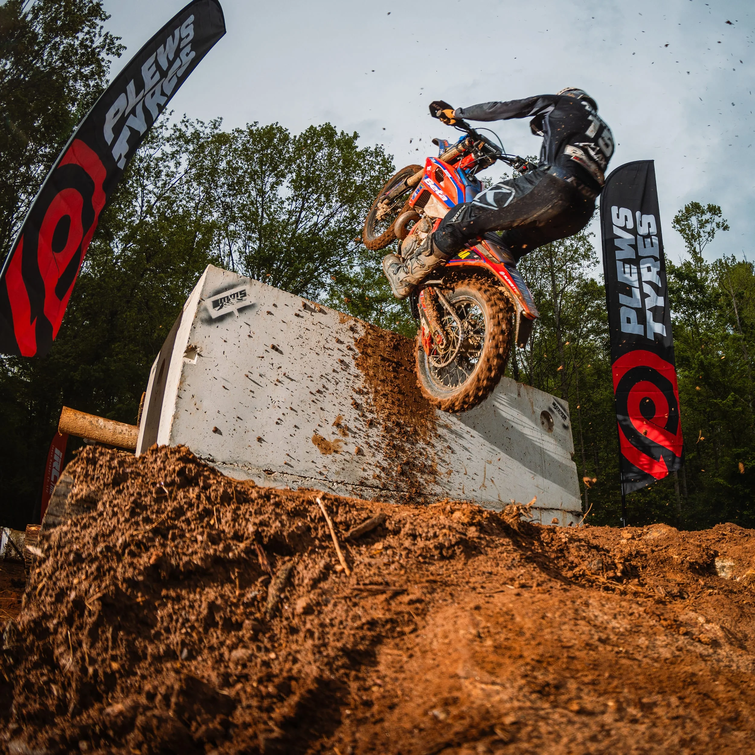 Plews Tyres - EN1 GRAND PRIX - EXTREME - THE TOUGH ONE "SPEC-B" - Gummy Enduro Rear Tire - Image 4