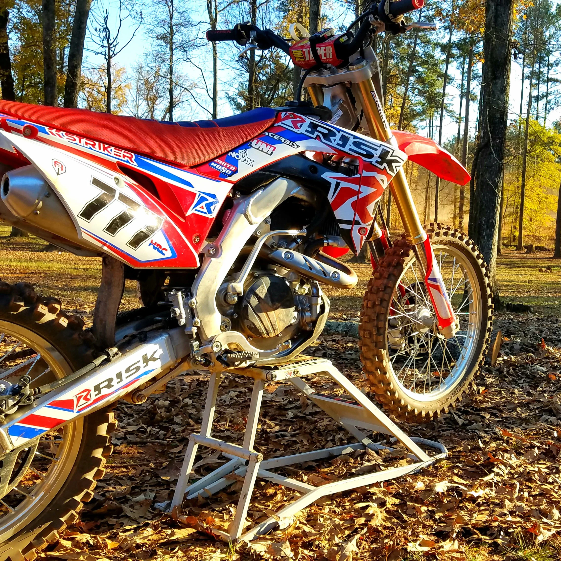 Risk Racing - Ride On Dirtbike Lift for Full Size Bikes - Ride On Moto Stand - RR1 Ride-On Motocross Lift / Stand - Image 9