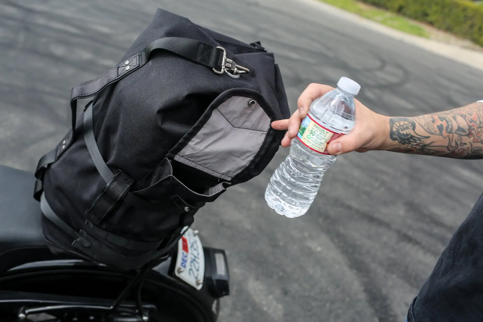 Burley Sissy Bar Bag - Black - Image 6