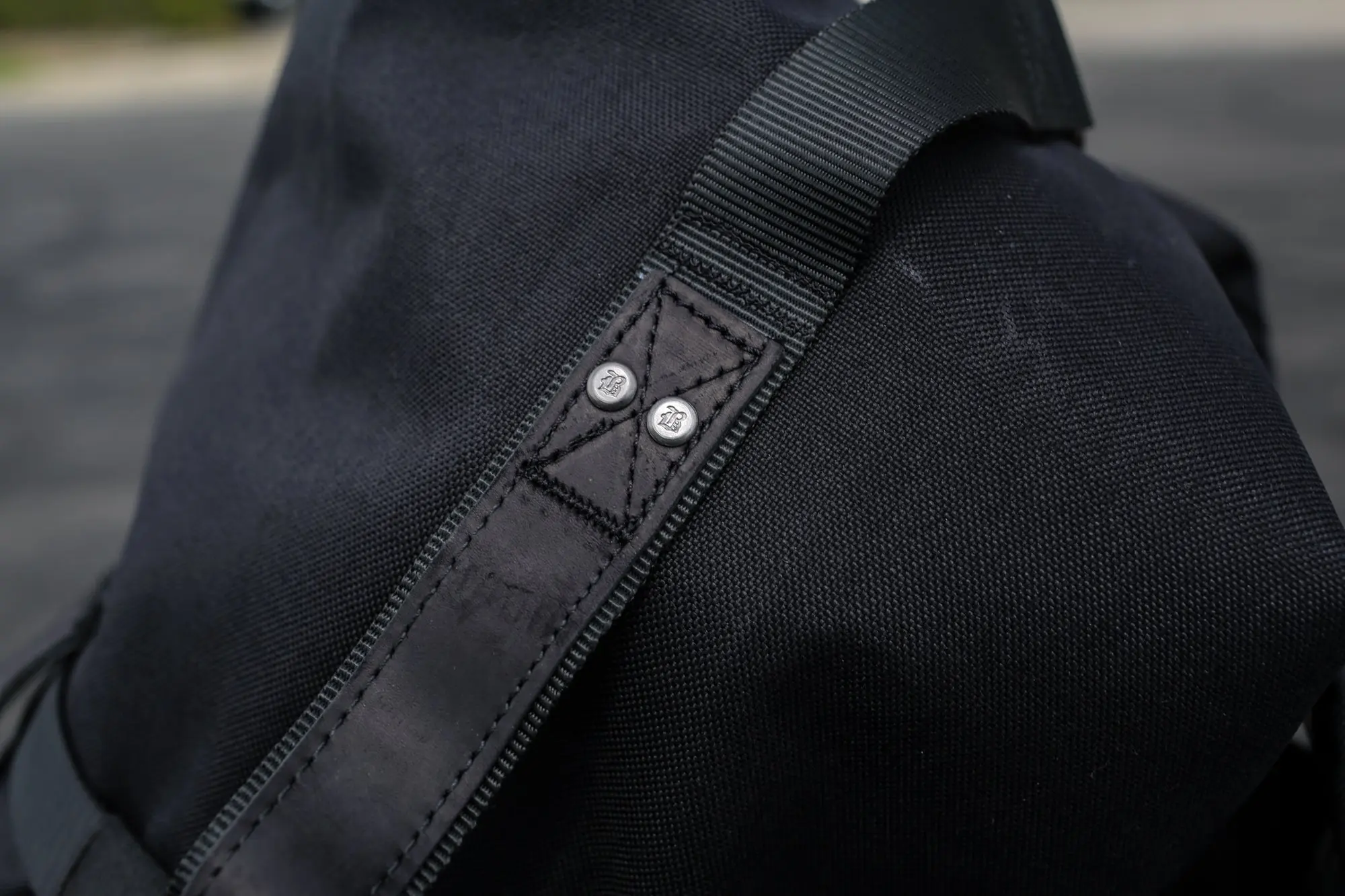 Burley Sissy Bar Bag - Black - Image 9