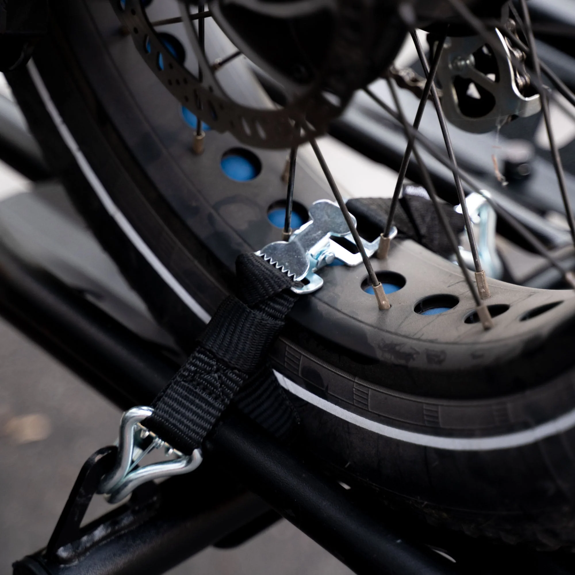MotoTote TireBelt Rear Tire Tie-Down - Image 4