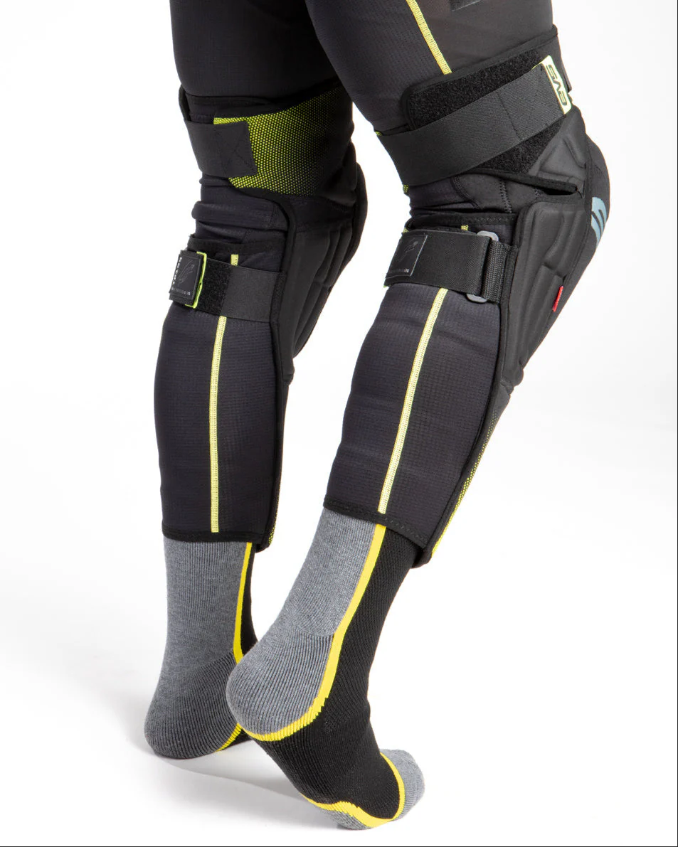 EVS TP199 Knee Guard - Image 4