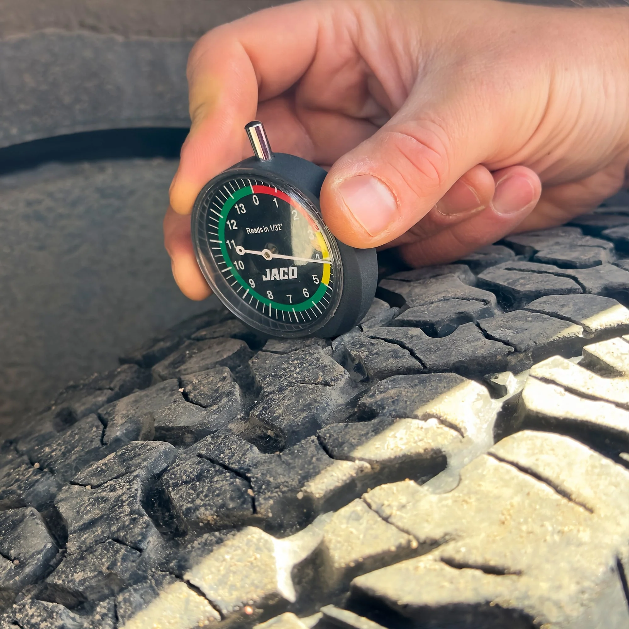 TreadPro Tire Tread Depth Gauge, Dial Type (Reads in 1/32 inch) - Image 5