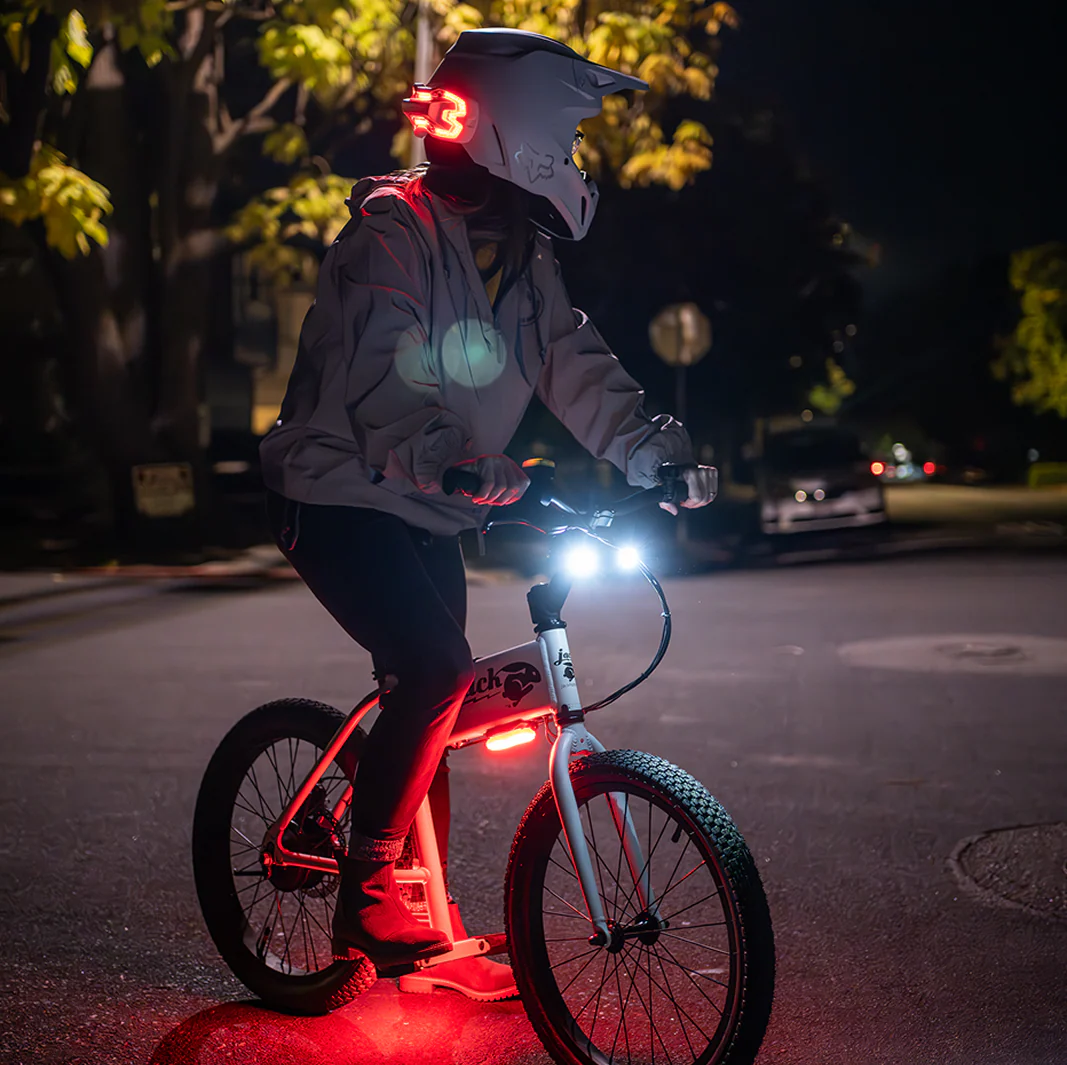 Helmet Brake Light - White Brake Free Universal Motorcycle Helmet  Brake Light (USB-C version) - Image 4